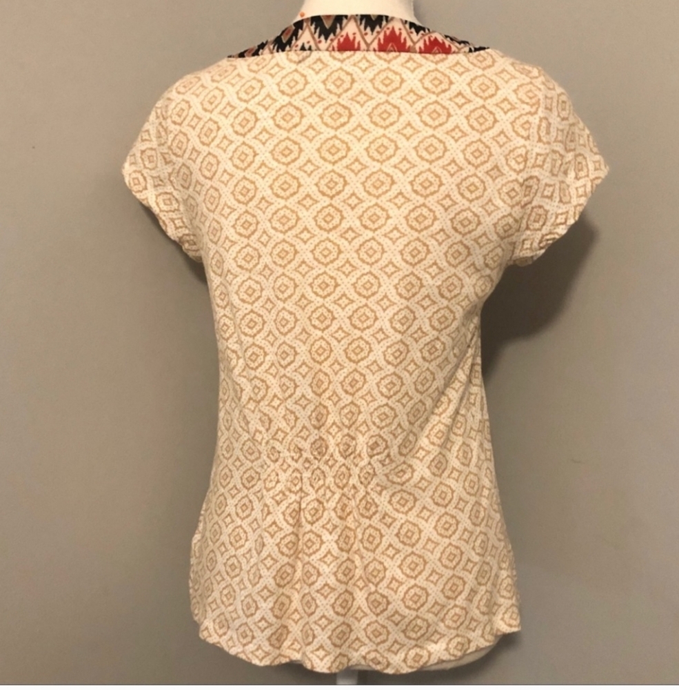 Women's Akemi & Kin Top - Picture 9 of 9